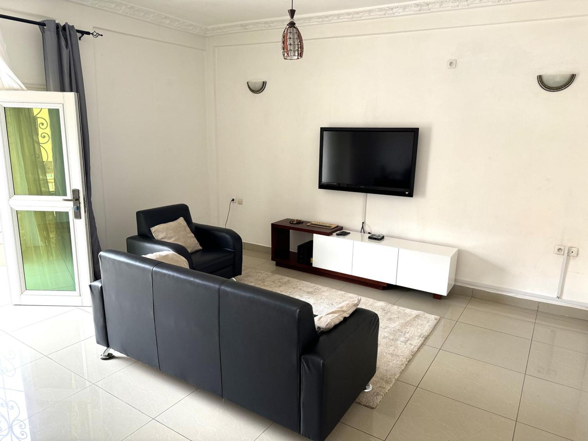 Appartements Modernes, Wifi, Tv - Yaounde, Omnisports Exterior foto