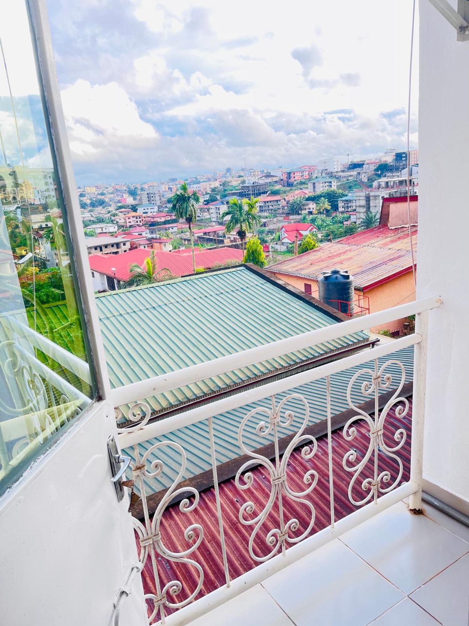 Appartements Modernes, Wifi, Tv - Yaounde, Omnisports Exterior foto