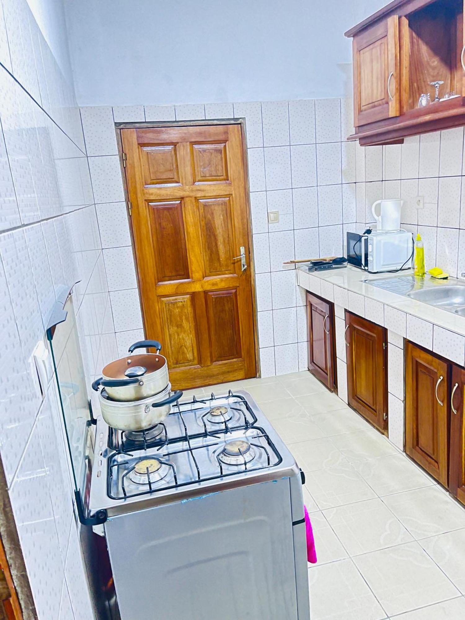 Appartements Modernes, Wifi, Tv - Yaounde, Omnisports Exterior foto