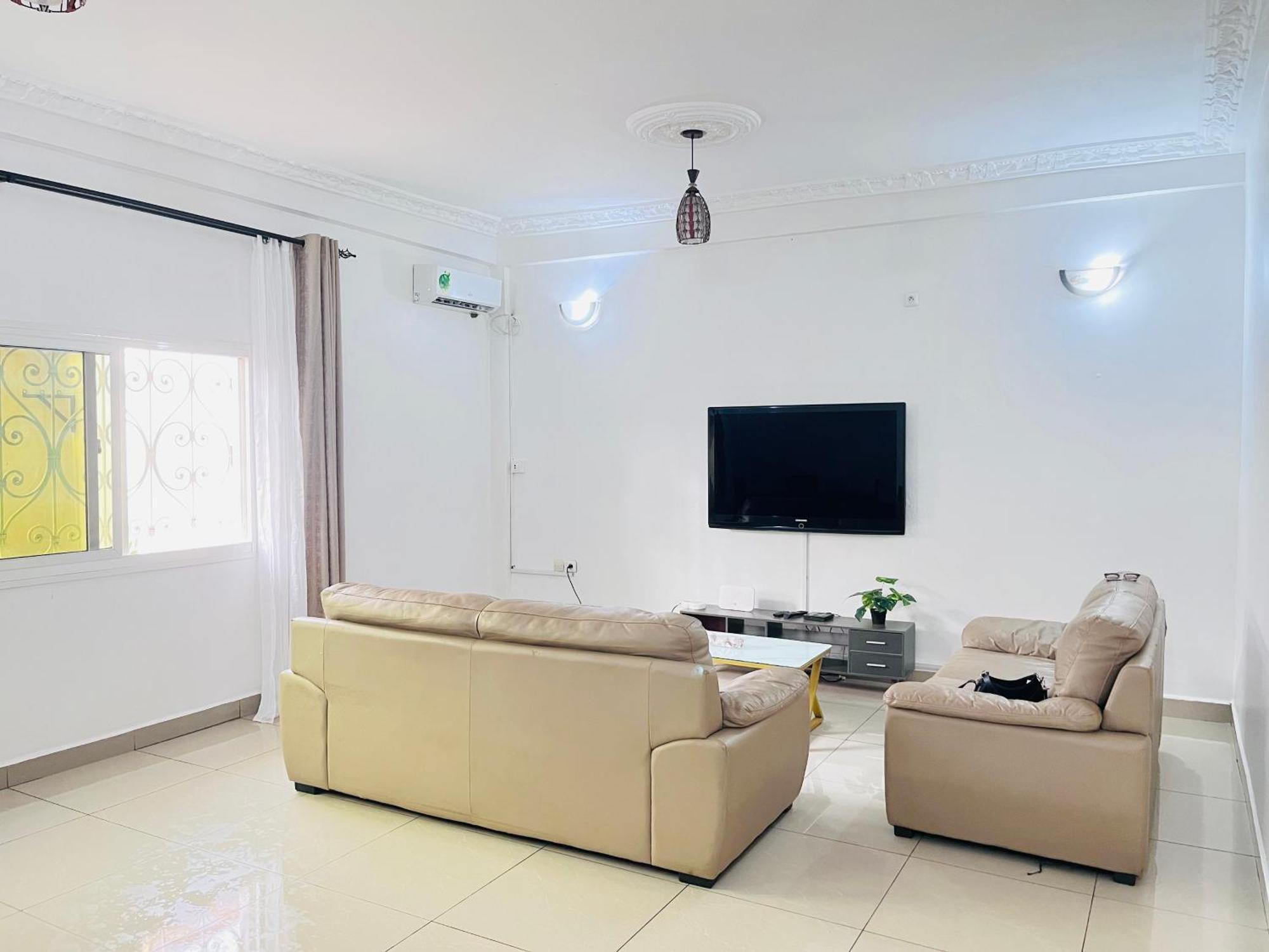Appartements Modernes, Wifi, Tv - Yaounde, Omnisports Exterior foto